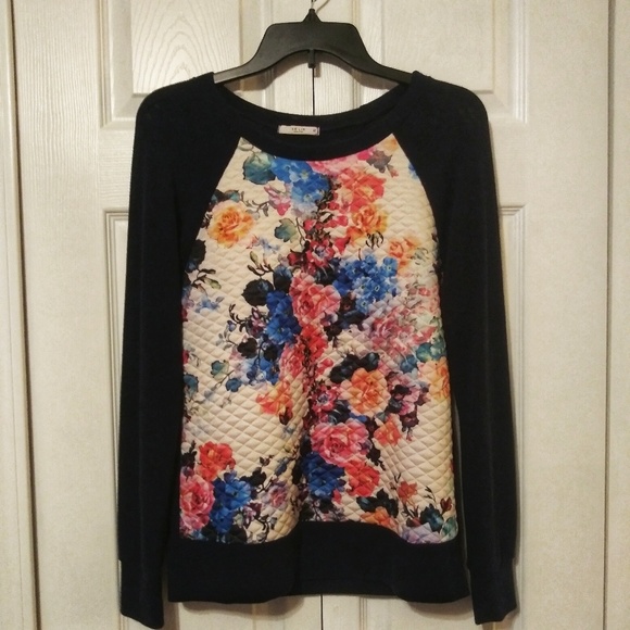 Le Lis Sweater with Floral Quilted Front - Picture 2 of 4